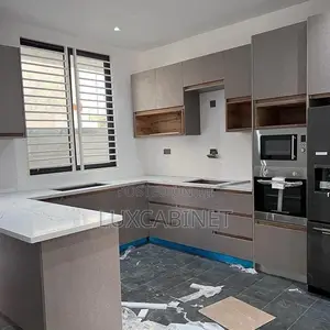 Customize Kitchen Cabinets