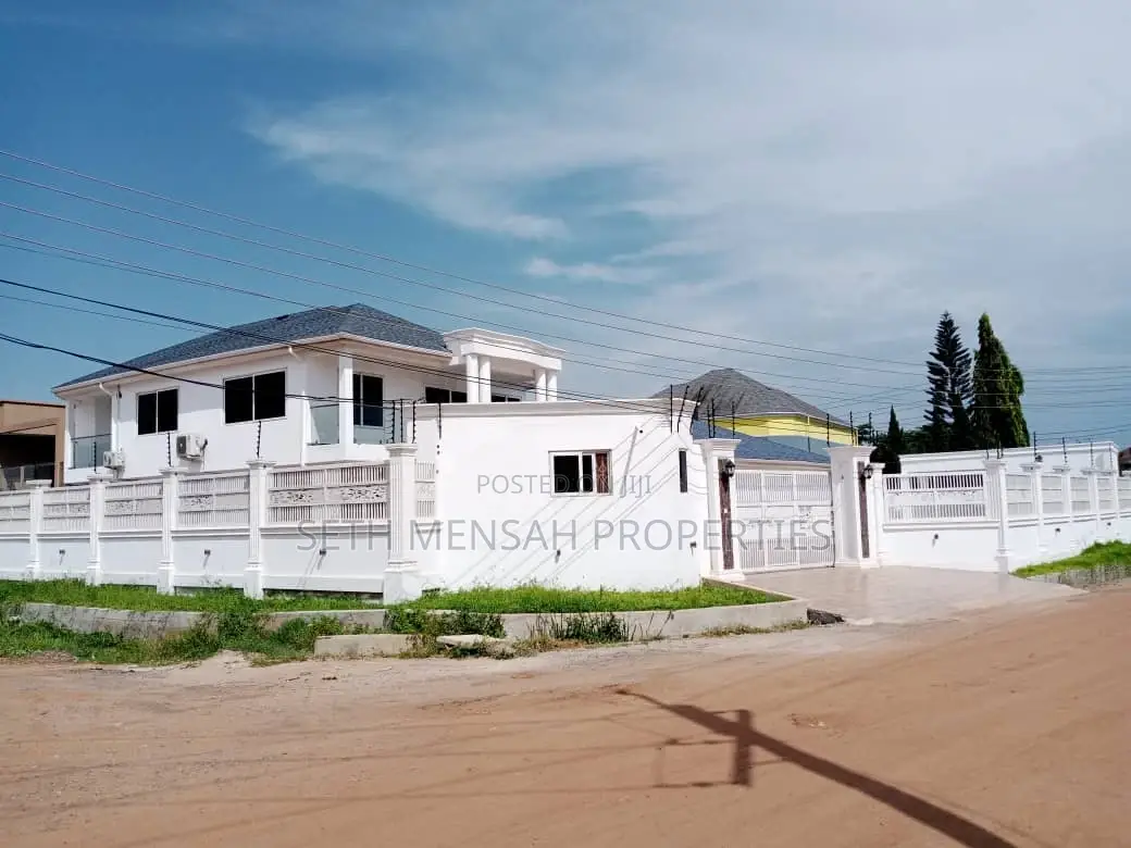 6bdrm House in Adjiriganor for Sale
