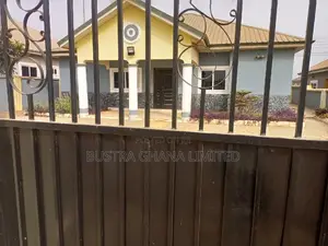3bdrm House in Tema Community 25 for sale