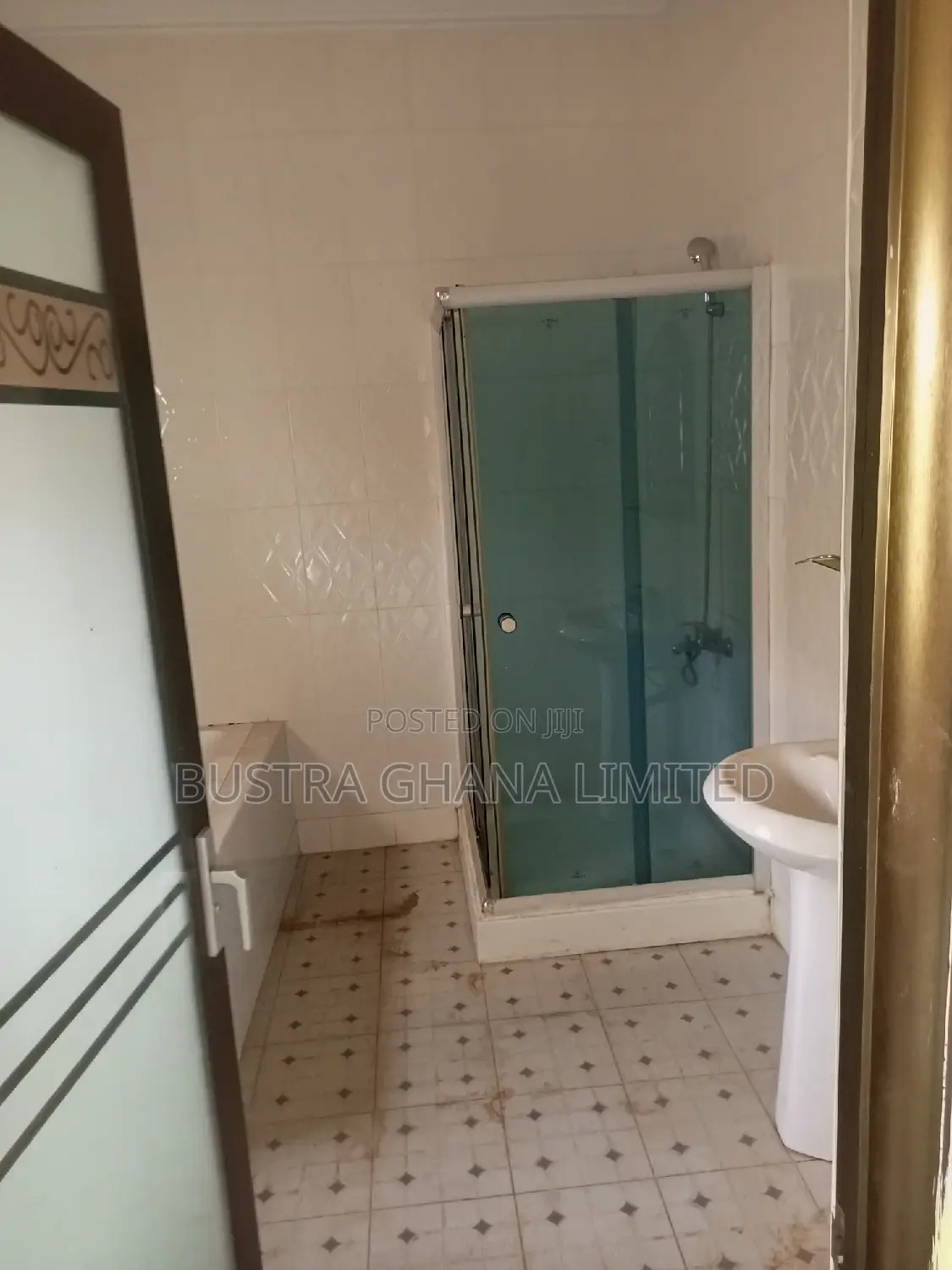 3bdrm House in Tema Community 25 for sale