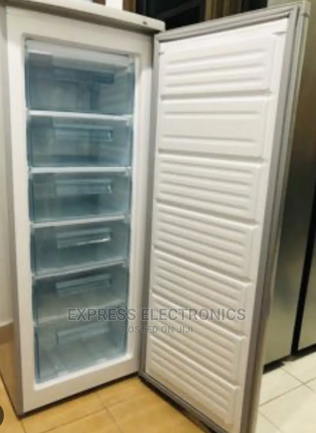 Pearl Up-Rite Freezer Puf-370