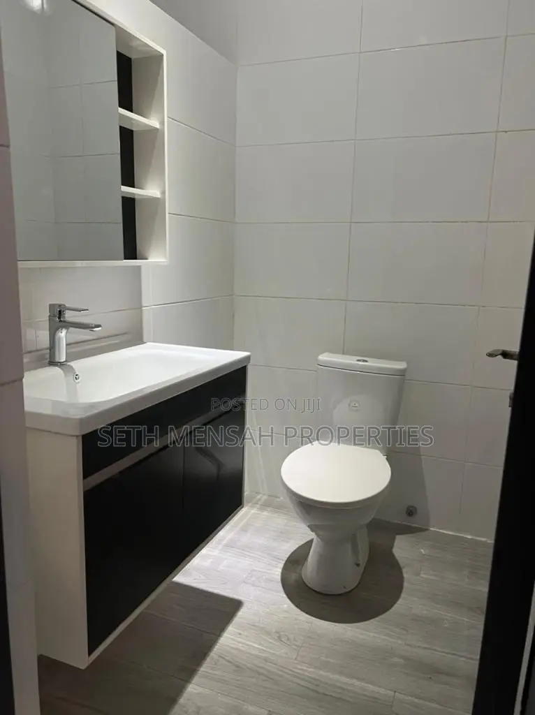 4bdrm Farm House in East Legon for Sale