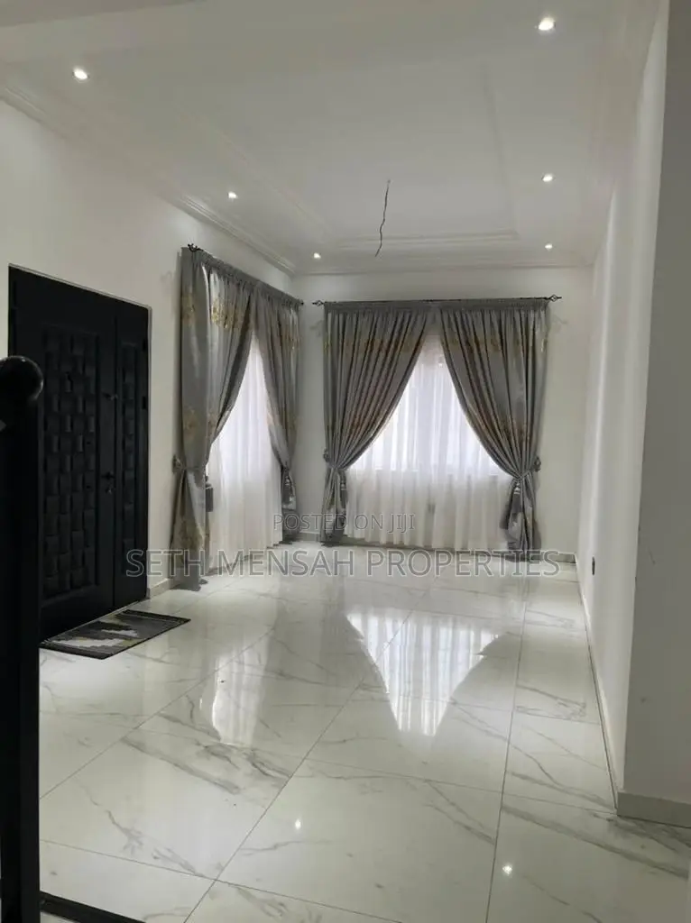 4bdrm Farm House in East Legon for Sale