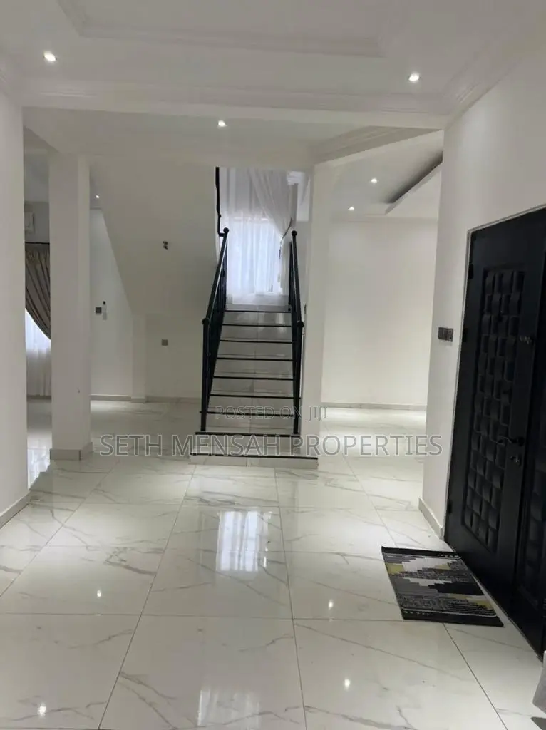 4bdrm Farm House in East Legon for Sale