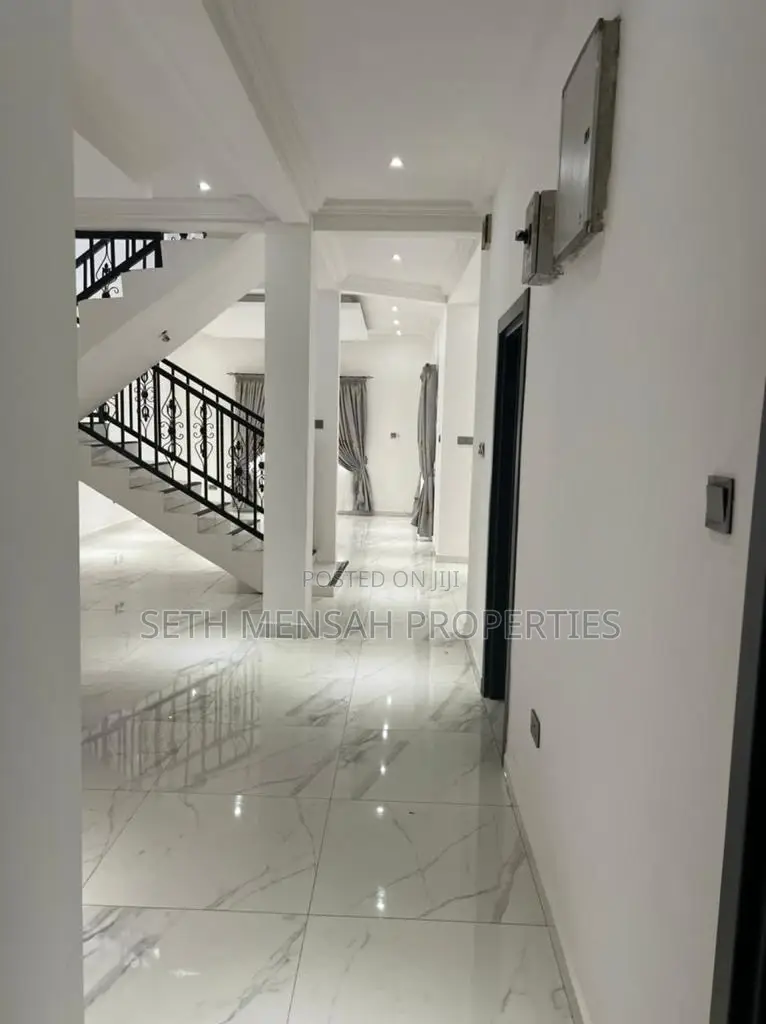 4bdrm Farm House in East Legon for Sale