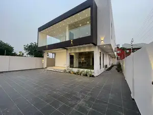 4bdrm House in Oyarifa for Sale