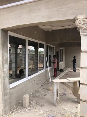 White Aluminum Sliding Glass Window With Mirror Glass Type