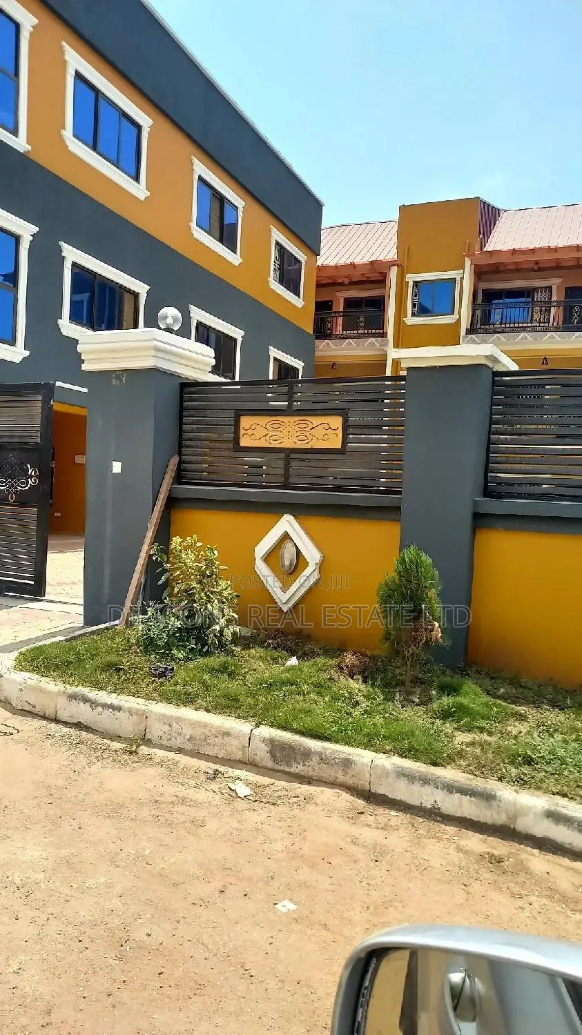 2bdrm Townhouse / Terrace for rent