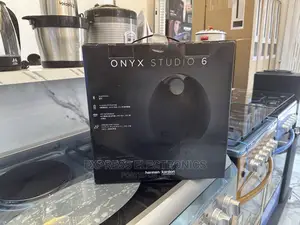 Extreme Realism and Unique Design Onyx 6 Studio Speaker