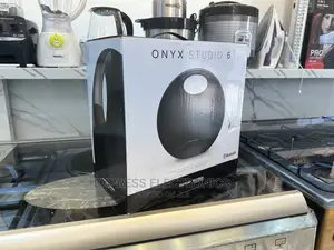 Self Luminous Sounds of Onyx Studio 6 Special Speaker