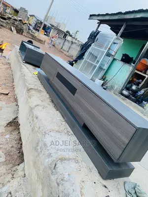 Original Tv Stand With Quality Centre Table