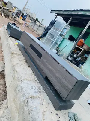 Original Tv Stand With Quality Centre Table