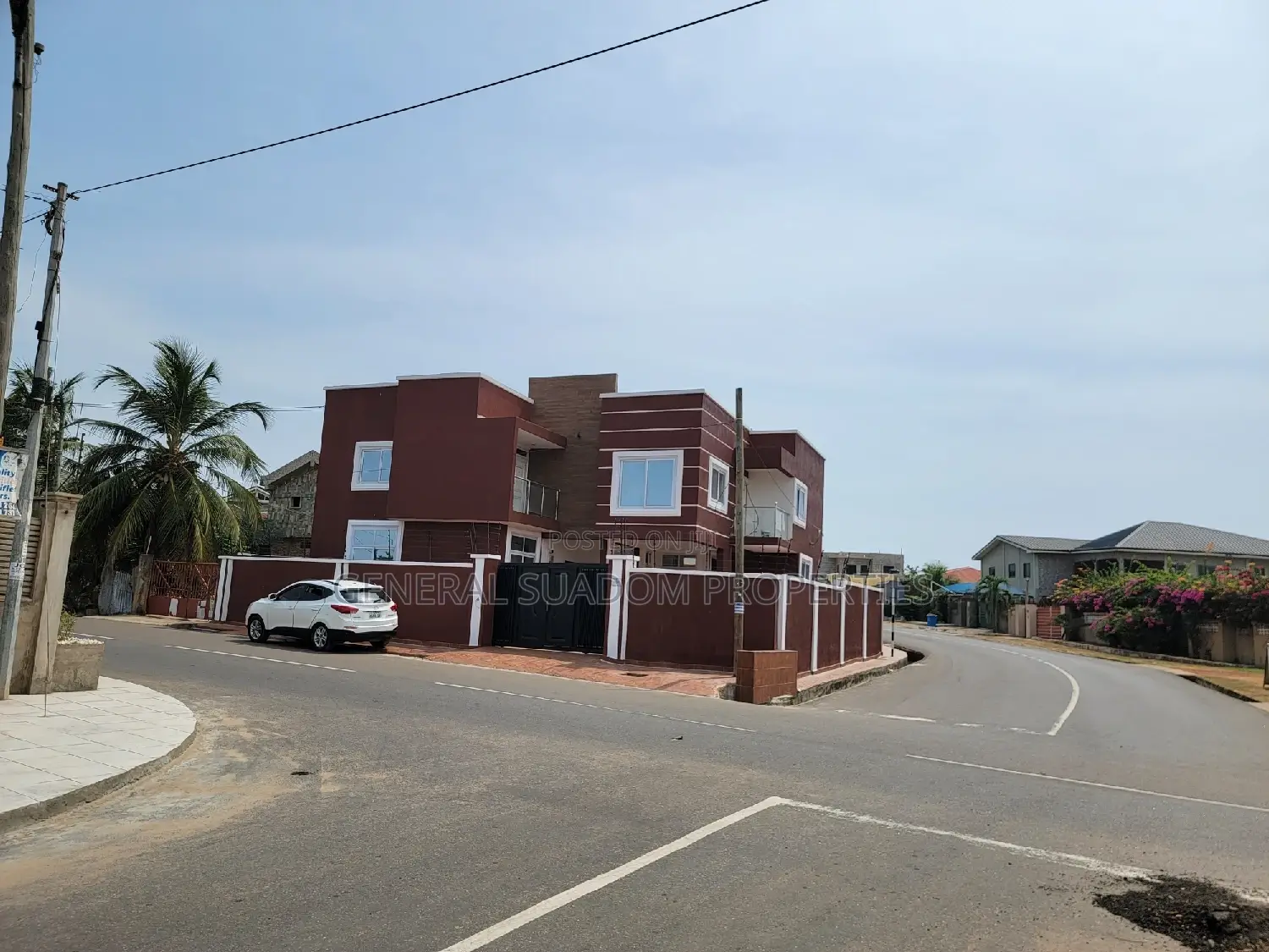 4bdrm Duplex in Suadom Properties, Baatsona Total for rent