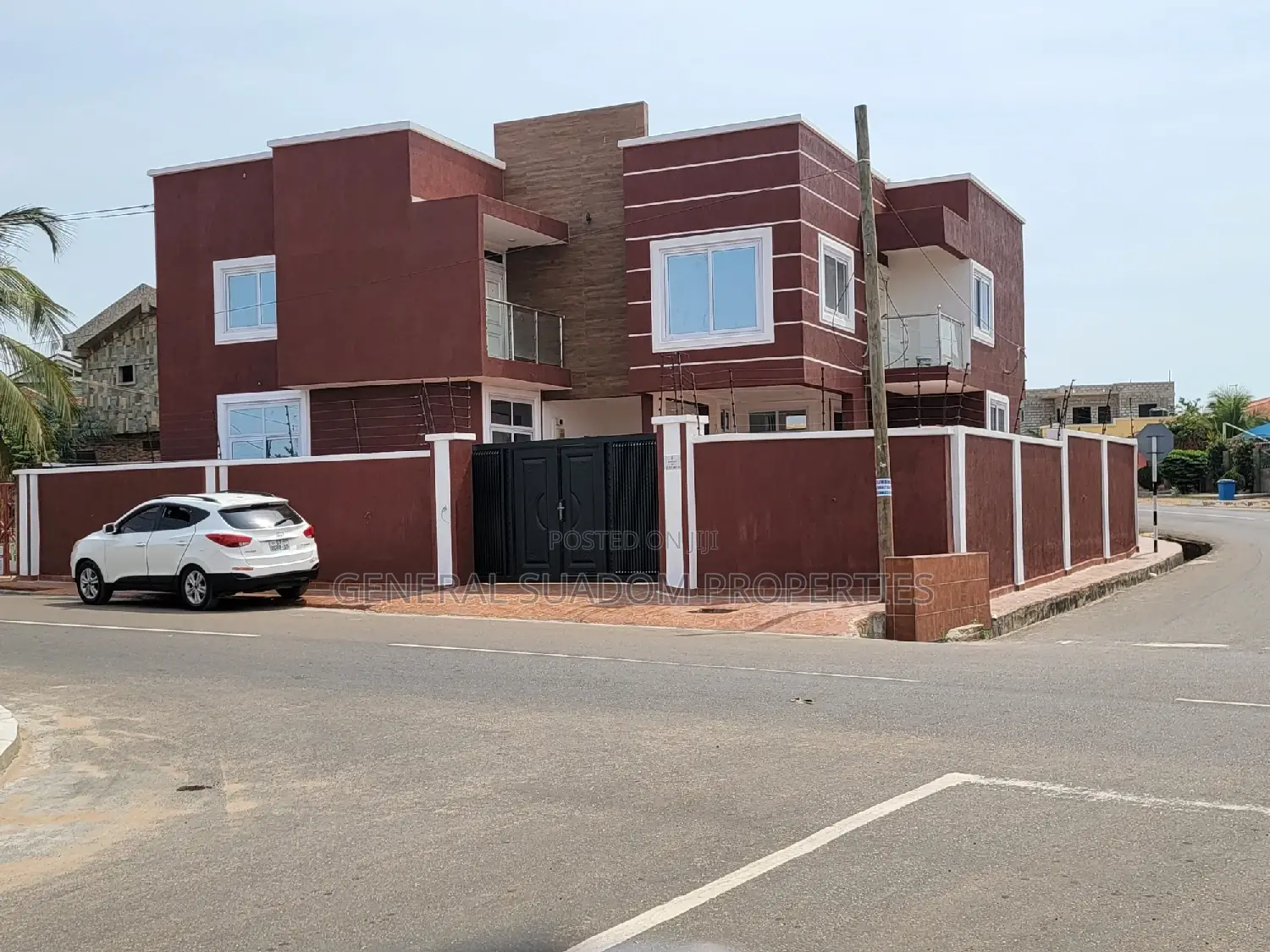 4bdrm Duplex in Suadom Properties, Baatsona Total for rent