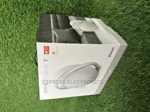 Deep, Rich Bass With a Wireless Bluetooth Onyx7