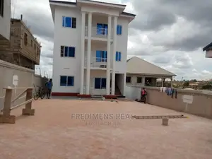 3bdrm House in Fredimens Real, Kumasi Metropolitan for Sale