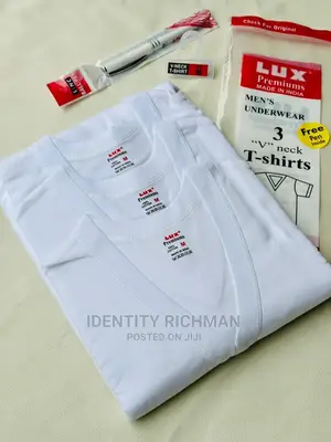 V/Round Neck T-Shirts