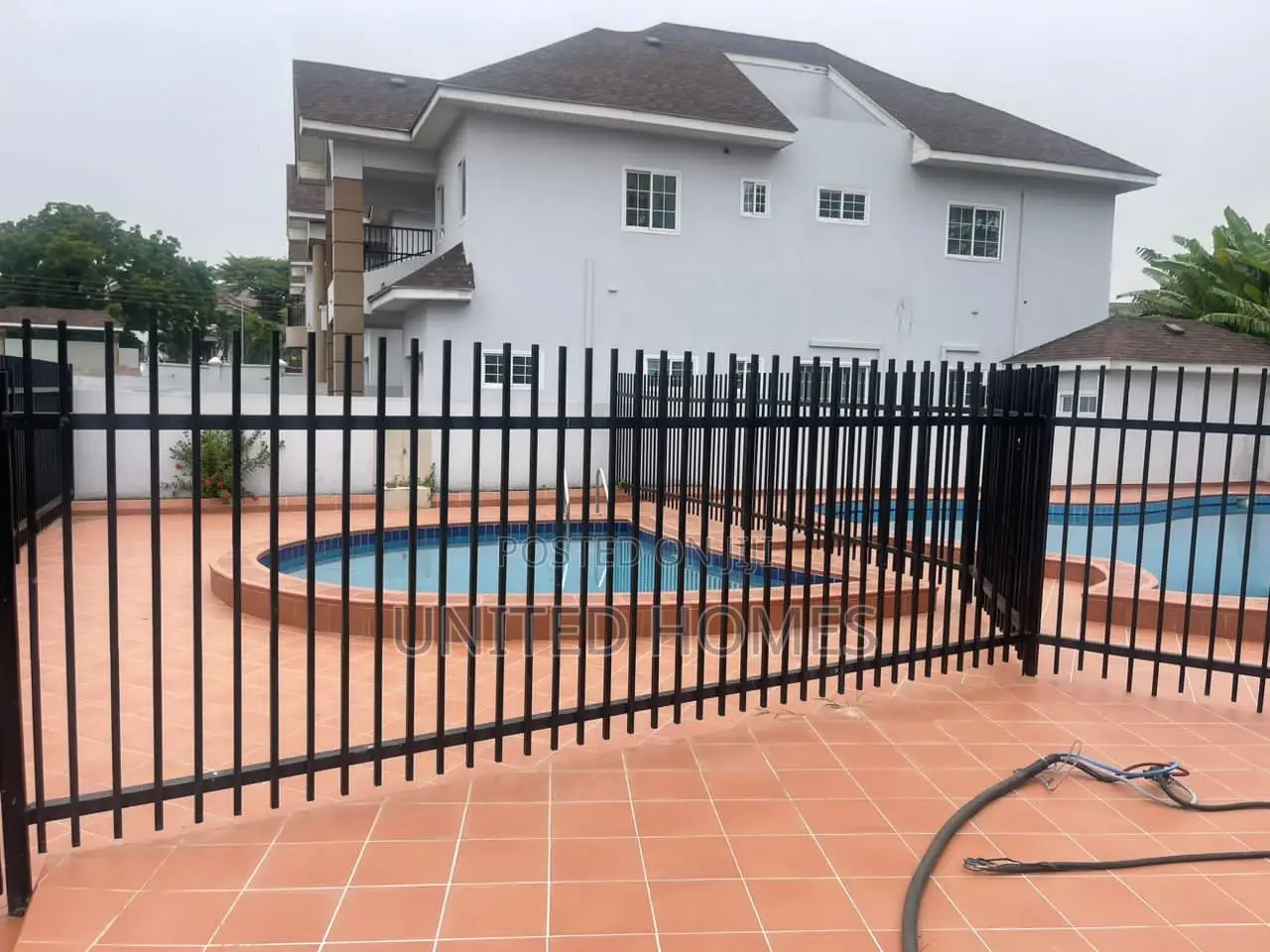 5bdrm House in Cantonments for Sale