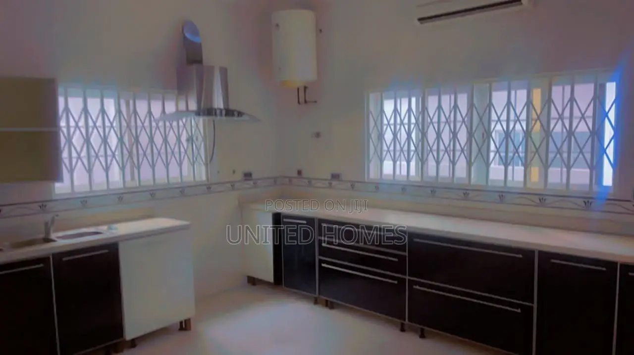 5bdrm House in Cantonments for Sale