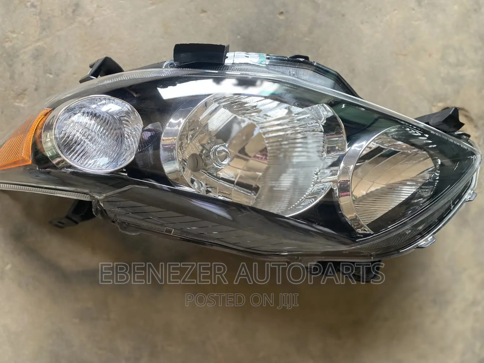 Toyota Corolla 2009 Headlights