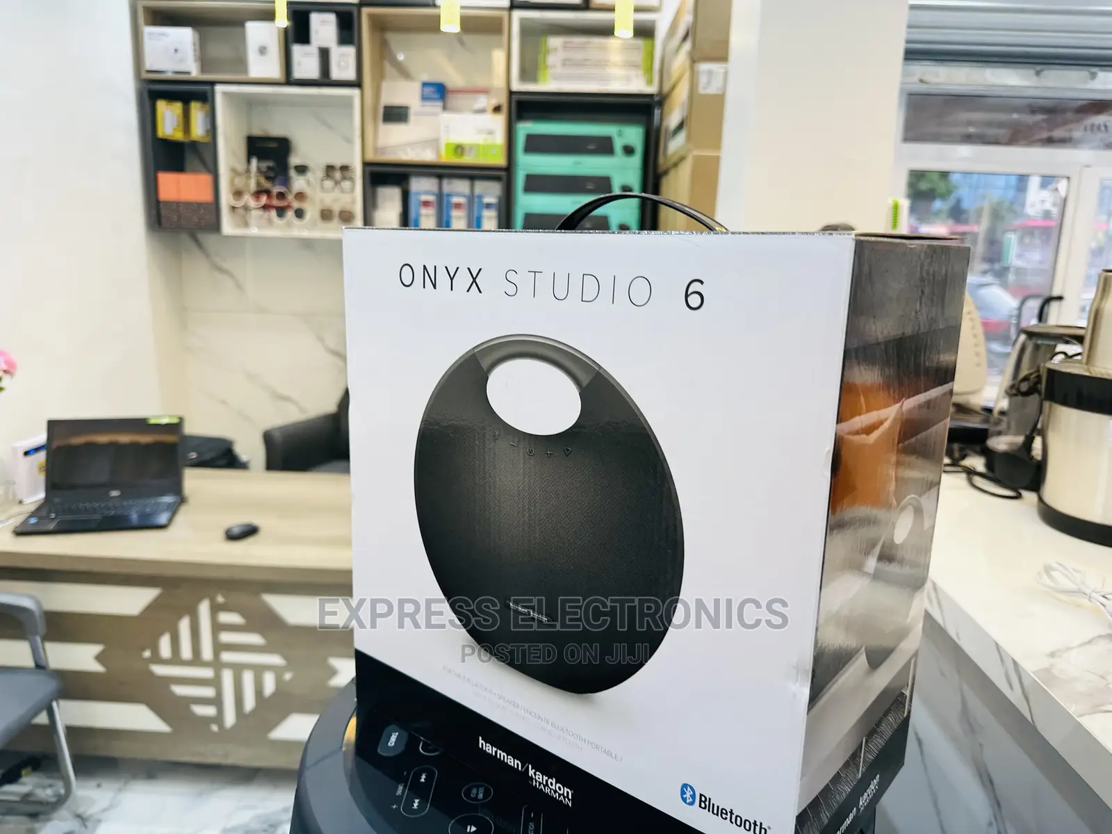 Truly Elegant Look and Feel Onyx 6 Studio
