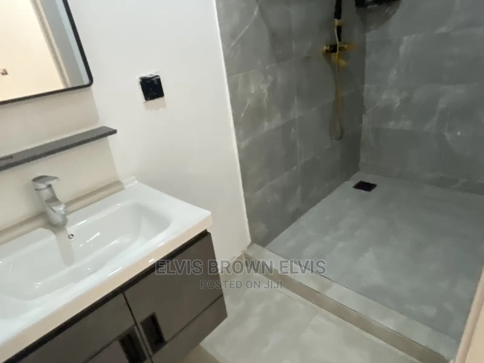 4bdrm Mansion in Living Large, Ashaley Botwe for Rent