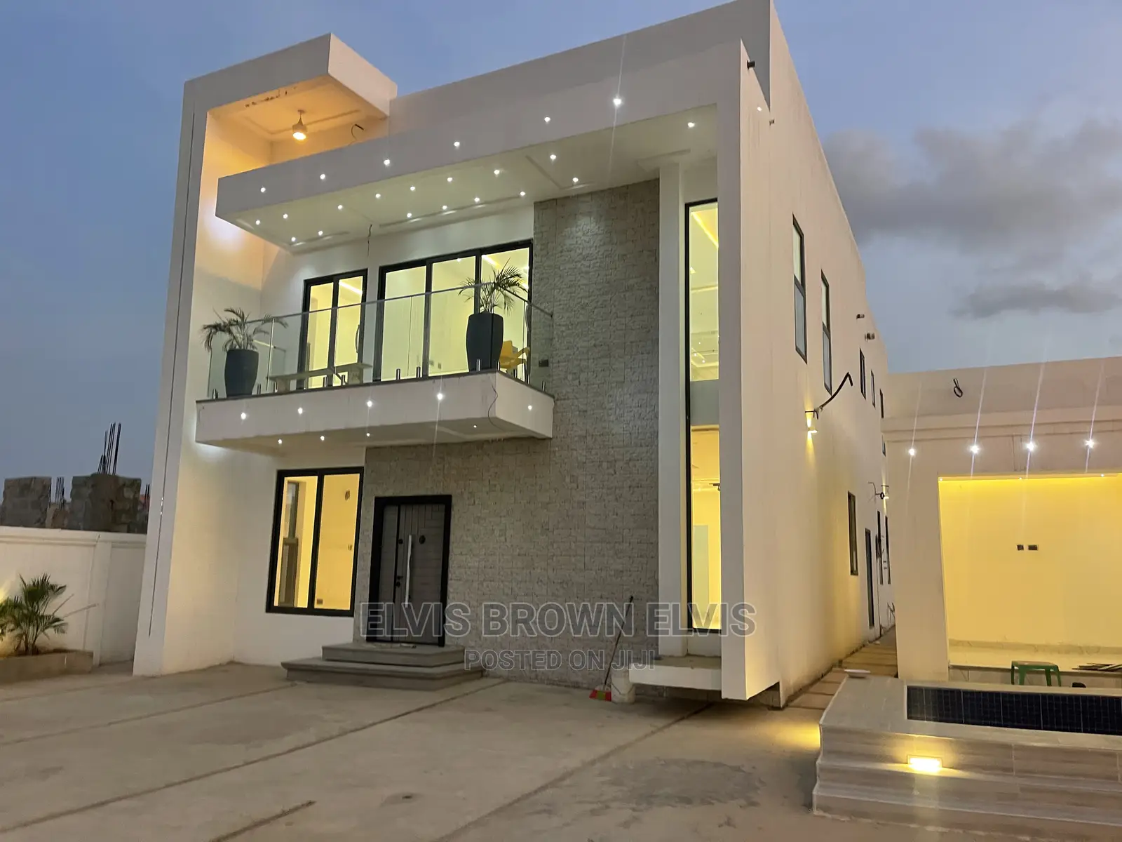 4bdrm Mansion in Living Large, Ashaley Botwe for Rent