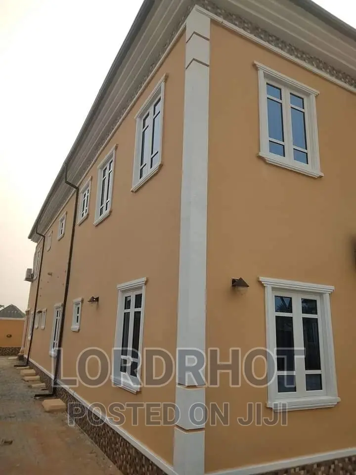 Professional Painter Service