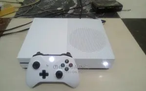 Xbox One S With 10 Games Installed + 1pad