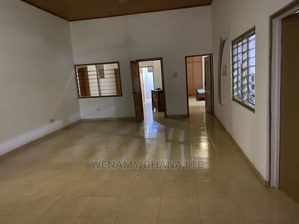 3bdrm House in Emefs Estate, Tema Metropolitan for sale