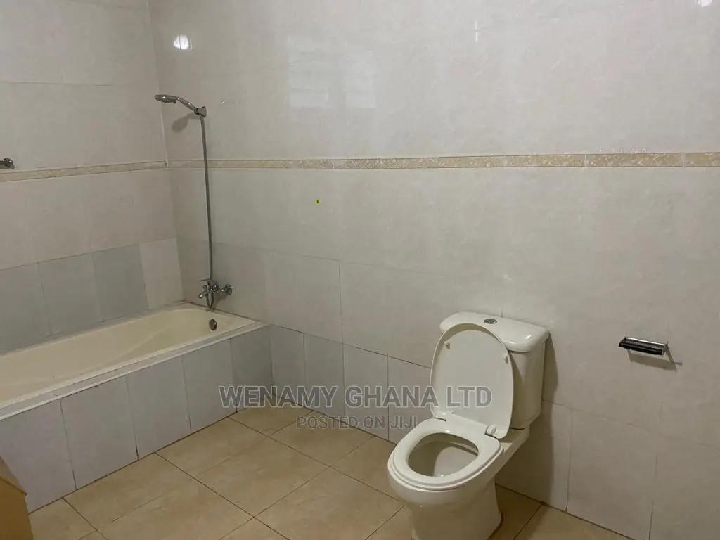 3bdrm House in Emefs Estate, Tema Metropolitan for sale