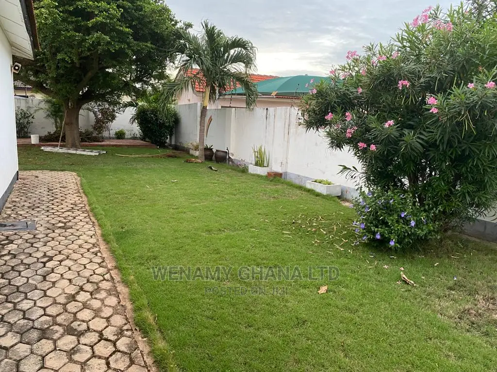 3bdrm House in Emefs Estate, Tema Metropolitan for sale
