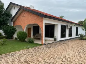 3bdrm House in Emefs Estate, Tema Metropolitan for sale