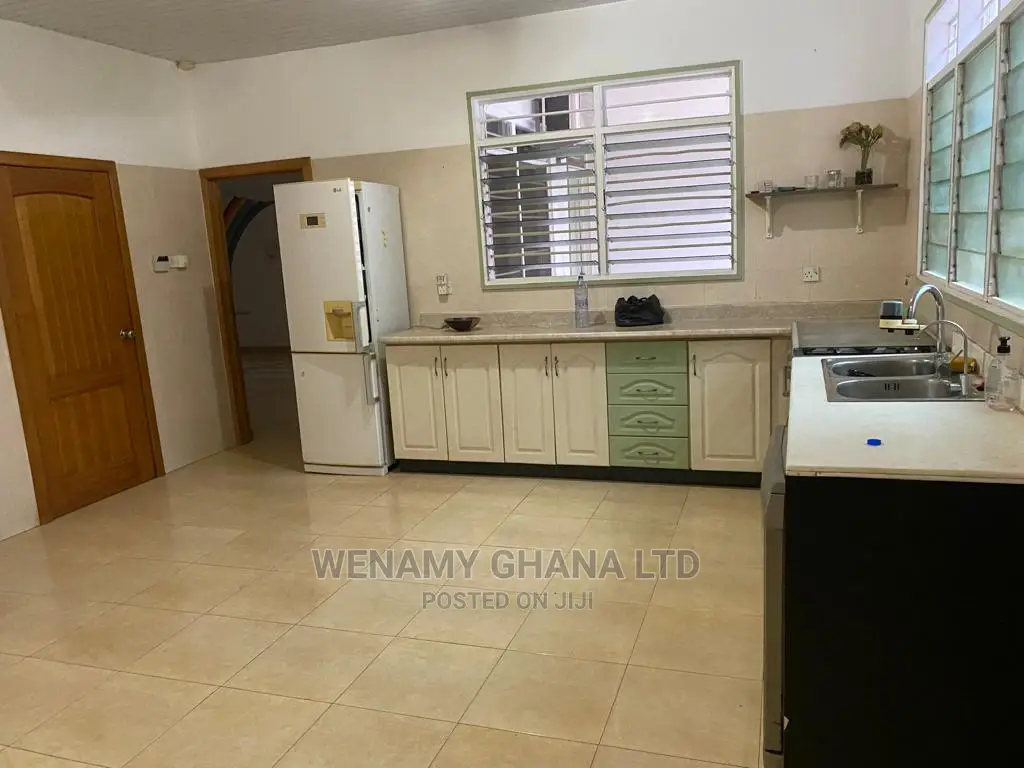 3bdrm House in Emefs Estate, Tema Metropolitan for sale