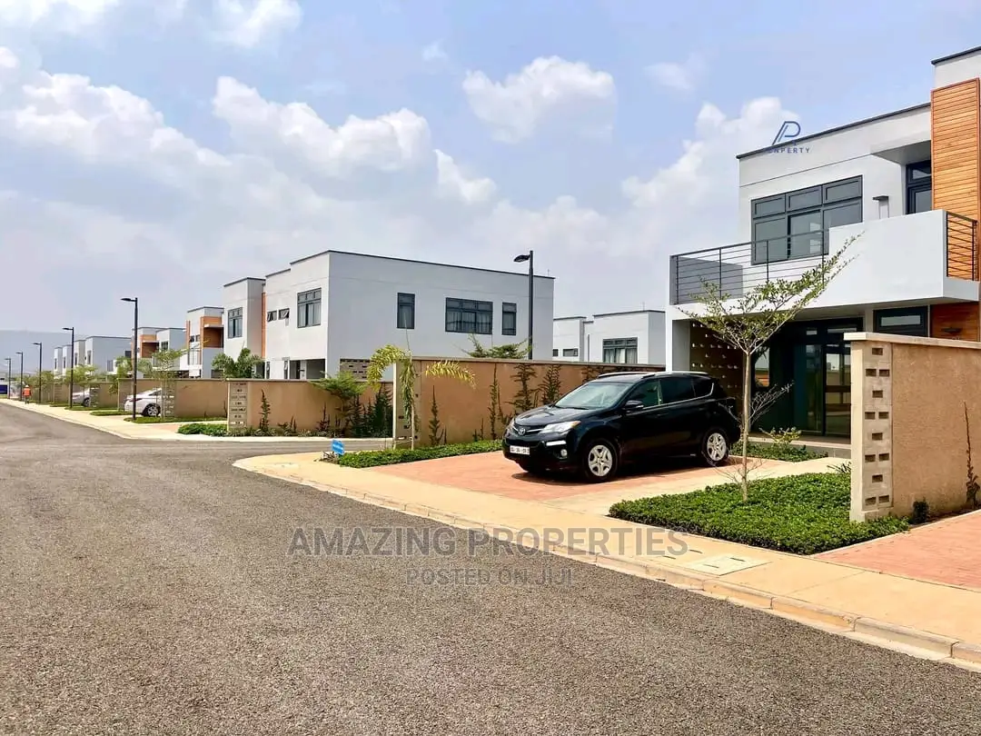 3bdrm House in Oyarifa for Rent