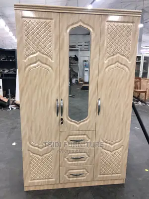 Quality Three Door Wardrobe