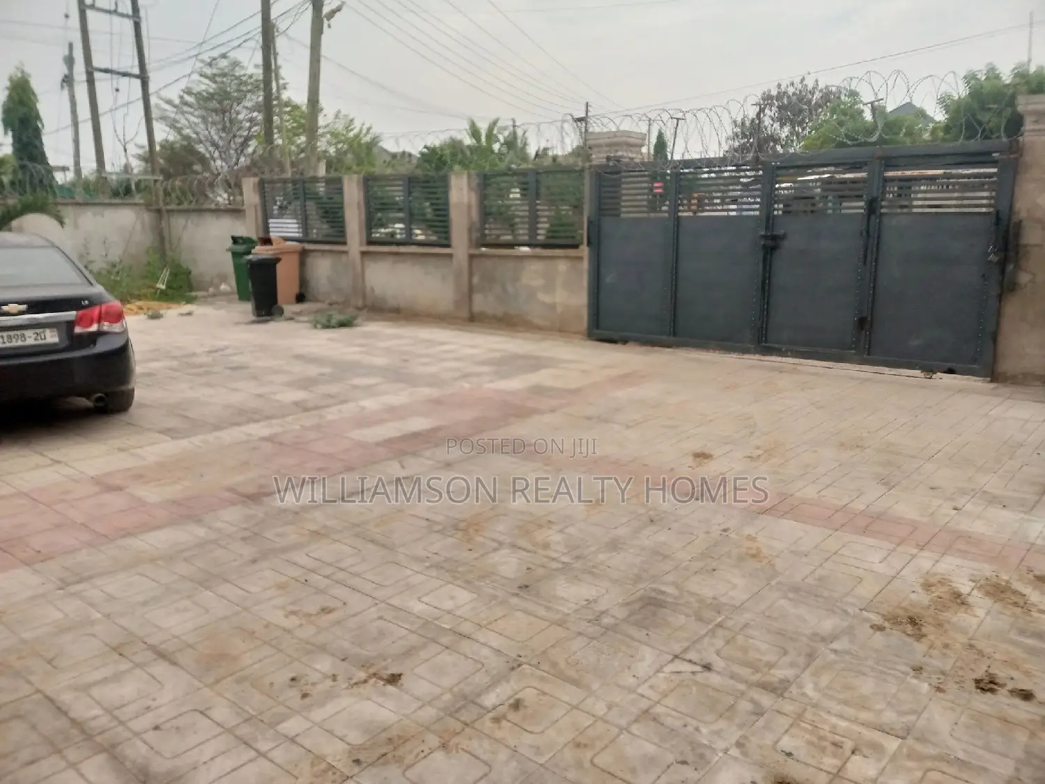 3bdrm Apartment in Hfc Estate, Spintex for rent
