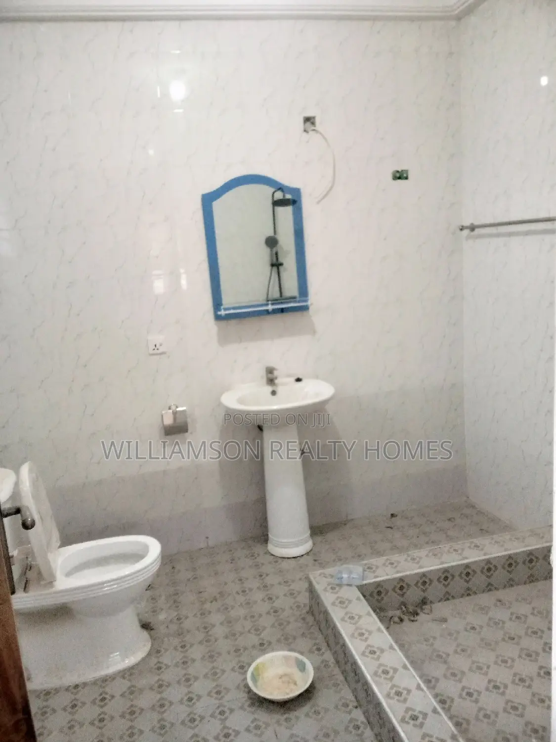 3bdrm Apartment in Hfc Estate, Spintex for rent