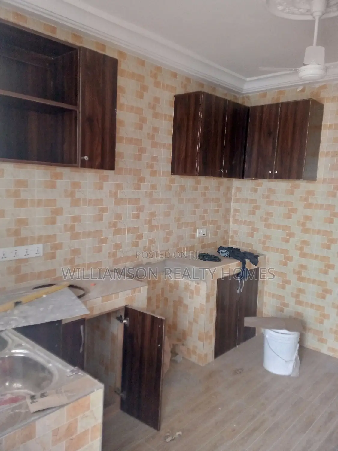 3bdrm Apartment in Hfc Estate, Spintex for rent