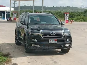 Car Rental Service. Rent a V8. Landcruiser V8 for Rent