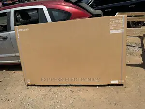 Series 8 Samsung Quad Core UHD Processor 75” Tv