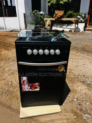 Black Colour Kitchen Stove With 4 Burners Oven