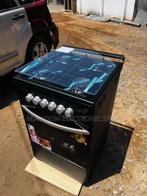 Black Anti Rust Kitchen Stove With Oven Grill Glass Cover