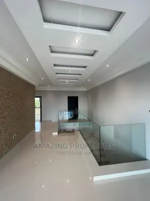 5bdrm House in 5Bedrooms Self for sale