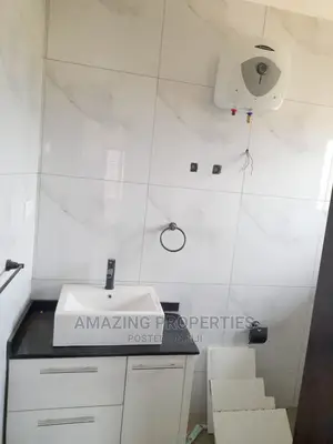 5bdrm House in 5Bedrooms Self for sale