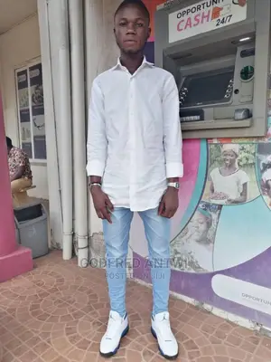 I’M Godfred Looking for Apart Work or CV and I’M a Driver
