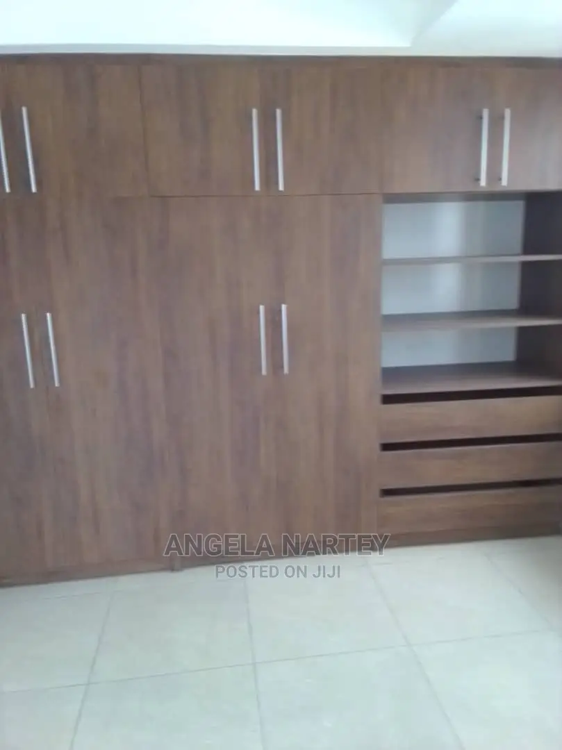 2bdrm Apartment in Sakumono Estates, Tema Metropolitan for sale