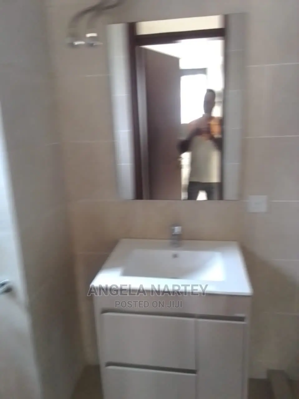 2bdrm Apartment in Sakumono Estates, Tema Metropolitan for sale
