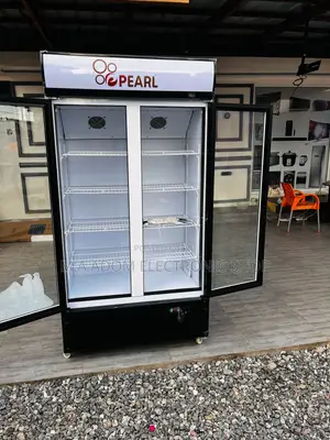 Very Durable Showcase Fridge for All Your Beverages