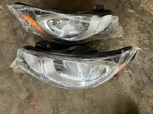 Accent 2011 2012 2013 2014 Headlight Pair
